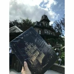 Livre Phantom Manor Disneyland Paris